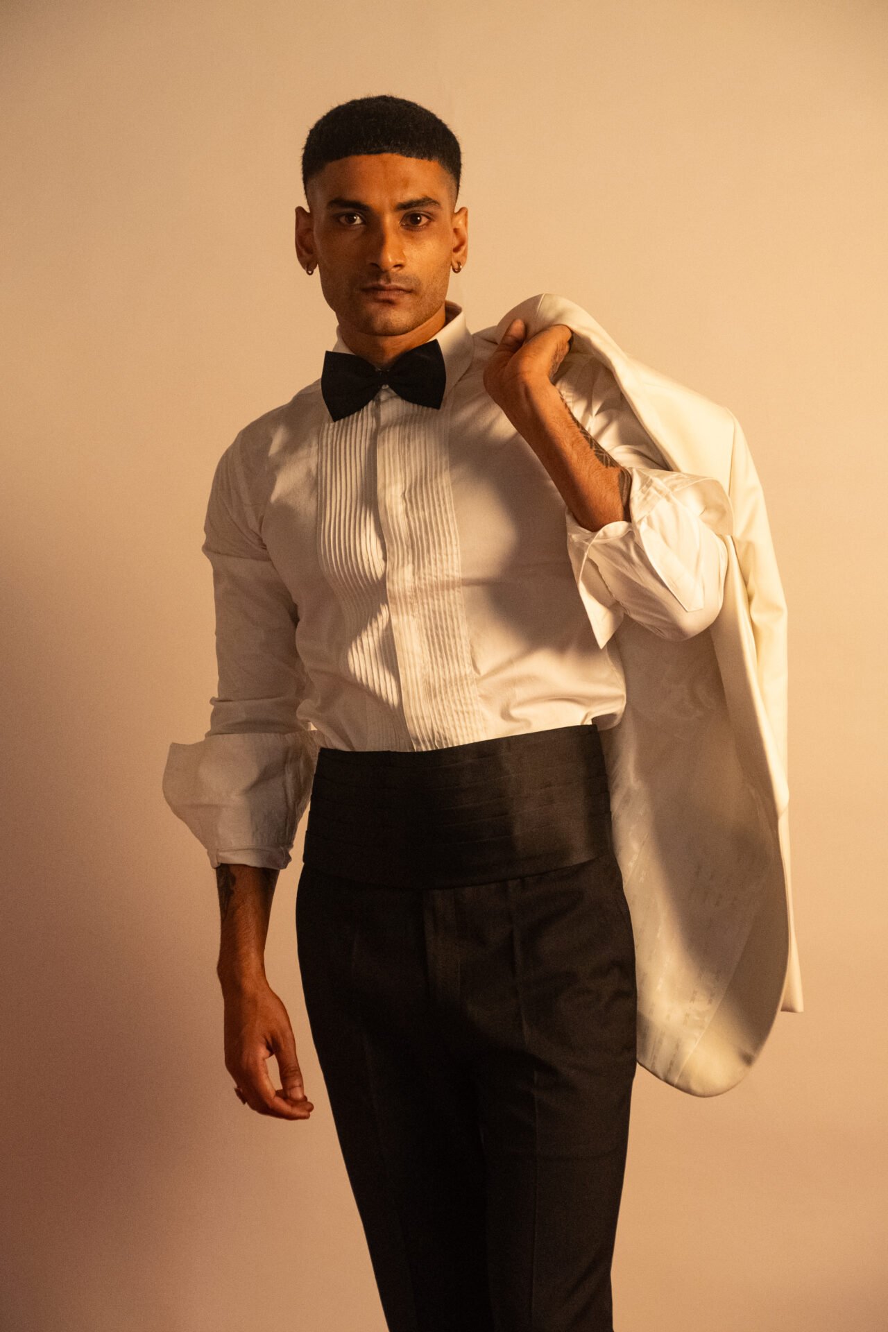 Classic White Shawl Lapel Tuxedo - Image 6