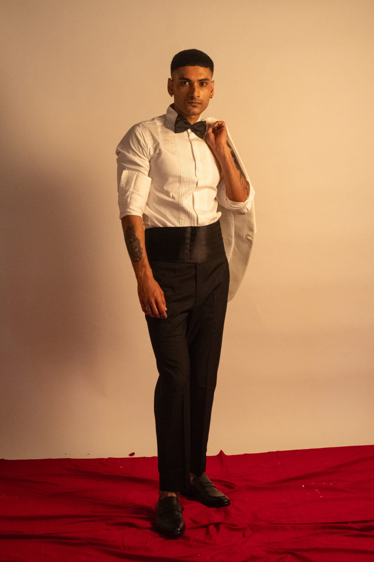 Classic White Shawl Lapel Tuxedo - Image 4